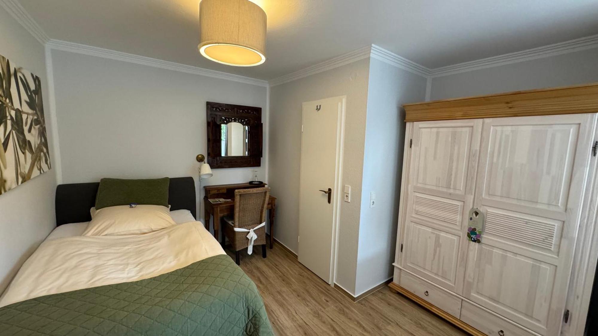 Goethe Hotel Бад Пирмонт Стая снимка