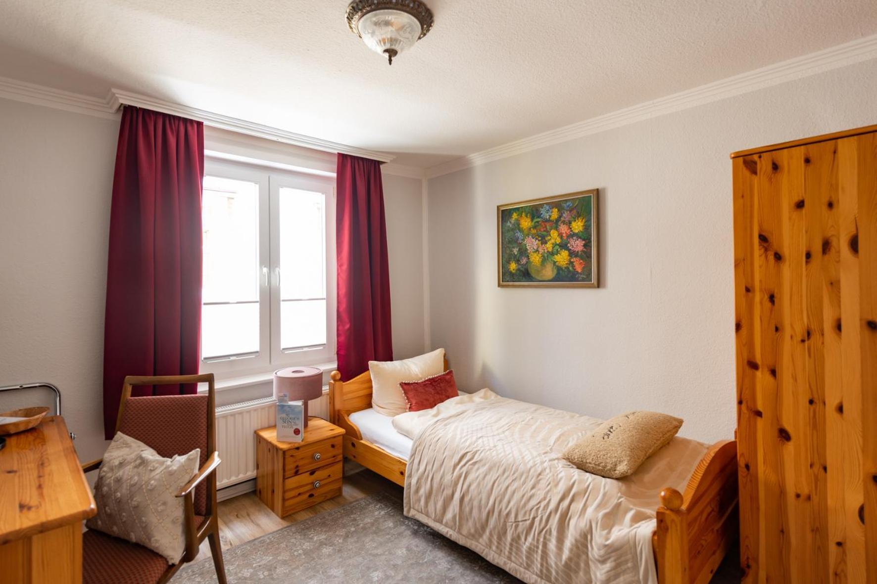 Goethe Hotel Бад Пирмонт Стая снимка